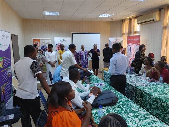 Salon des Banques et des PME de l'UEMOA (SBPME) — 0612241323a HDR